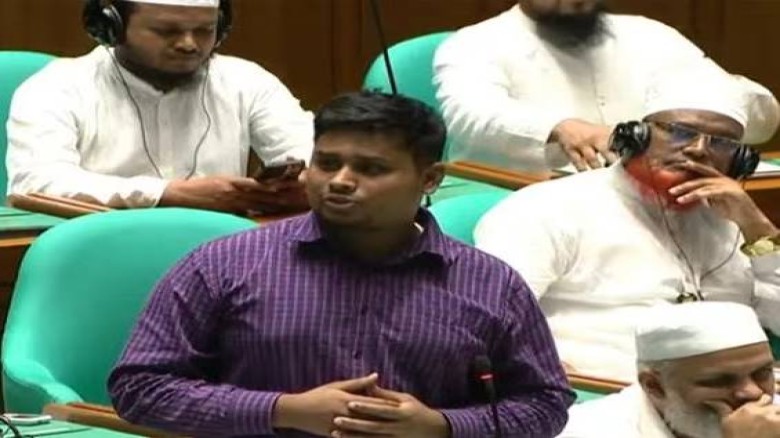 বসুন্ধরা মামলার অগ্রগতি জানতে চাইলেন হাসনাত, ‘আন্ডারটেবিল সম