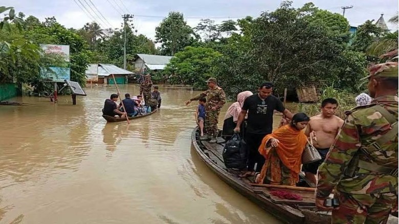 বন্যা পরিস্থিতি মোকাবিলায় চট্টগ্রামে সেনাবাহিনী মোতায়েন...