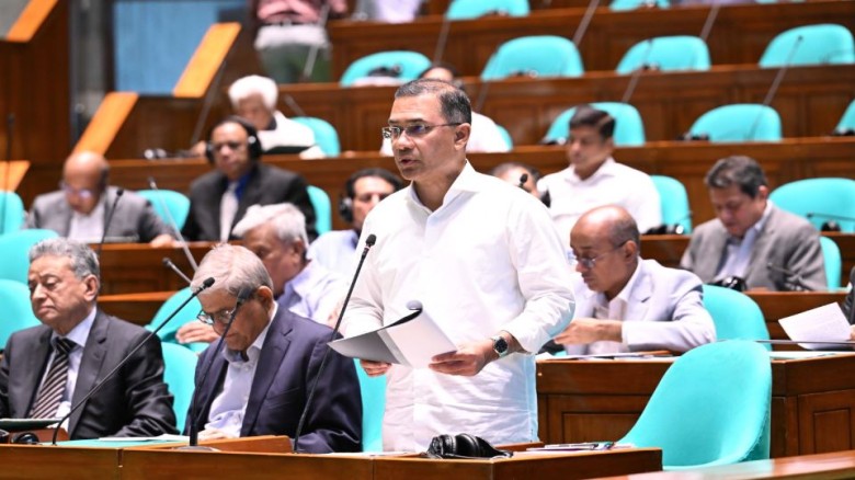 খেলার মাঠ ও ফুটপাত দখলমুক্তে সরকার কঠোর, সংসদে জানালেন প্রধা