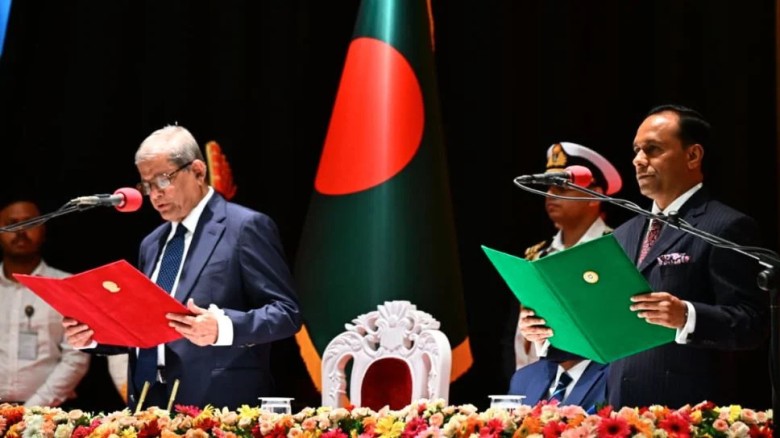 রাষ্ট্রপতির দায়িত্ব নিলেন মির্জা ফখরুল আলমগীর, শপথ নিলেন নতু